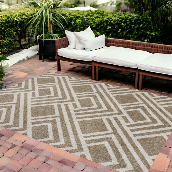 8' X 11' Beige Geometric Indoor Outdoor Area Rug