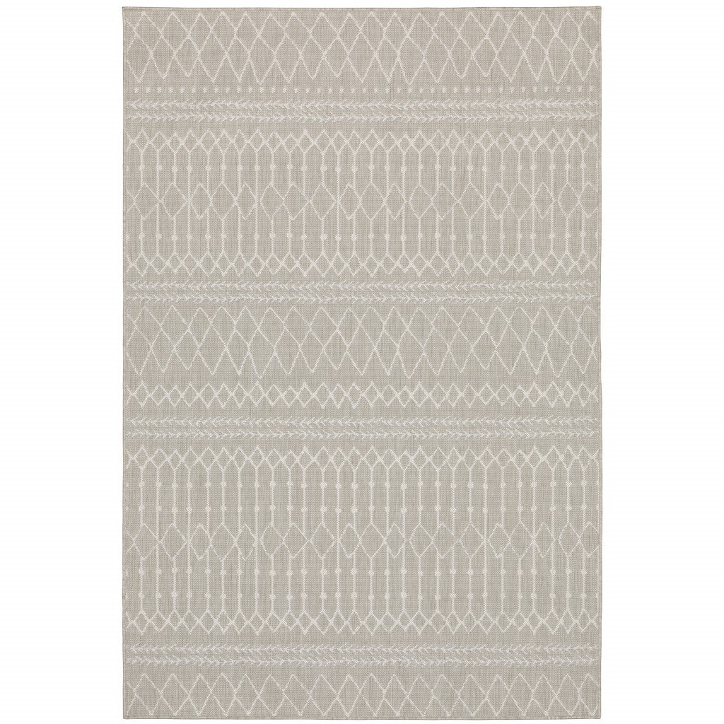 5' X 7' Gray and Ivory Indoor Outdoor Area Rug