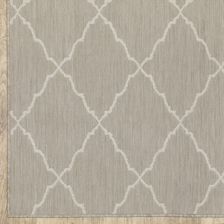 7' X 9' Gray and Ivory Indoor Outdoor Area Rug