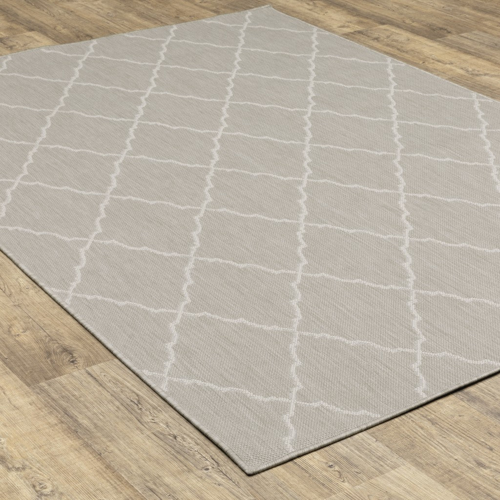 7' X 9' Gray and Ivory Indoor Outdoor Area Rug