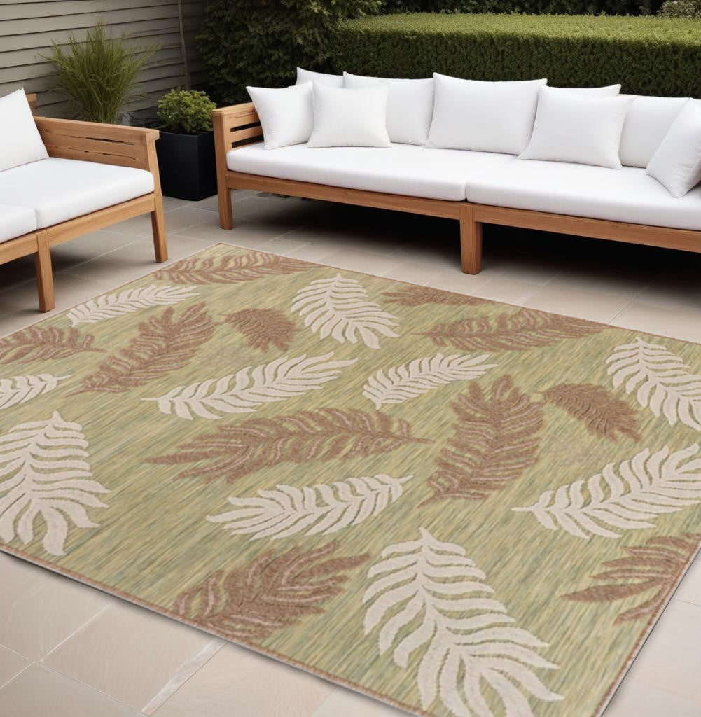 5' X 7' Green And Ivory Indoor Outdoor Area Rug