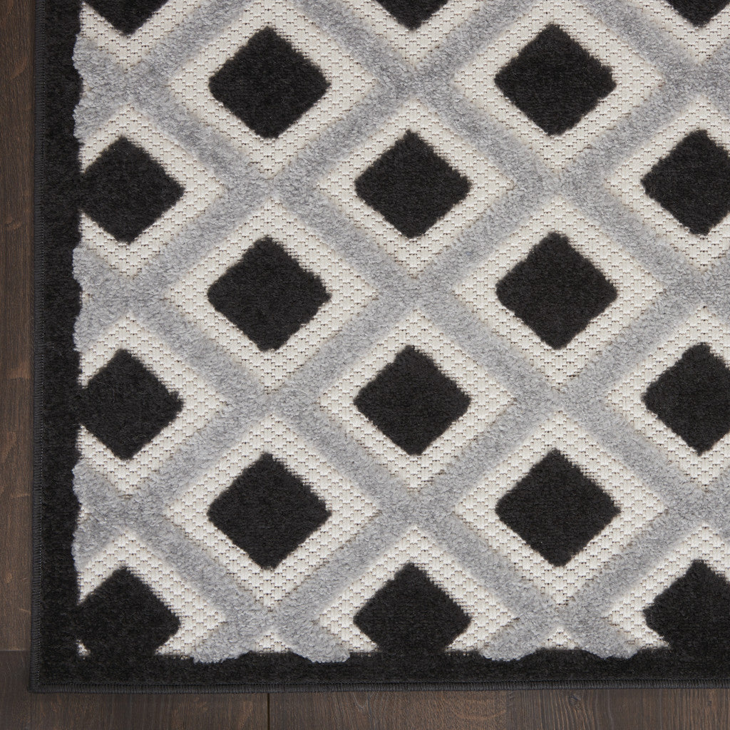 9' X 12' Black And White Gingham Non Skid Indoor Outdoor Area Rug