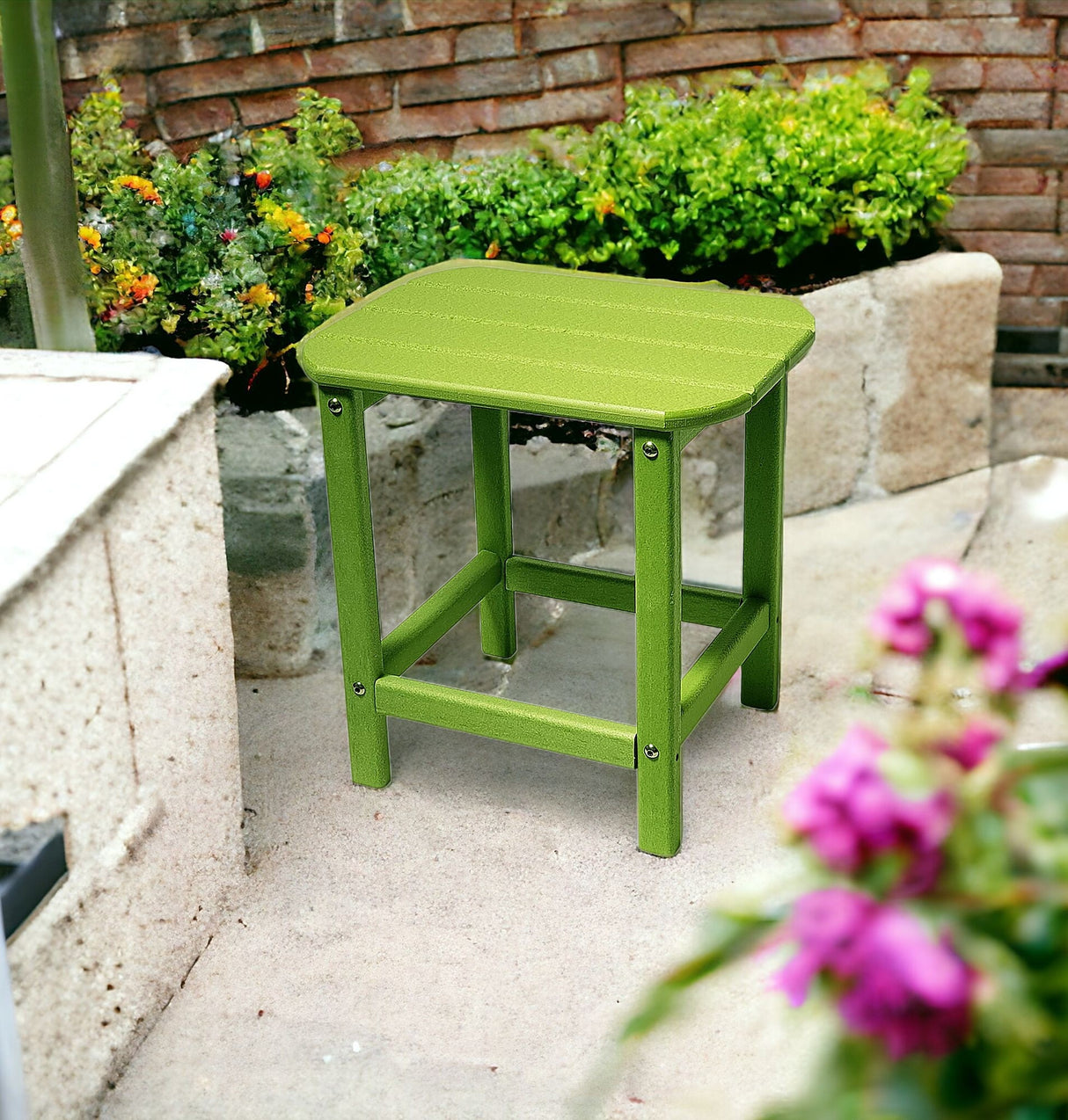 13" Green Resin Outdoor Side Table