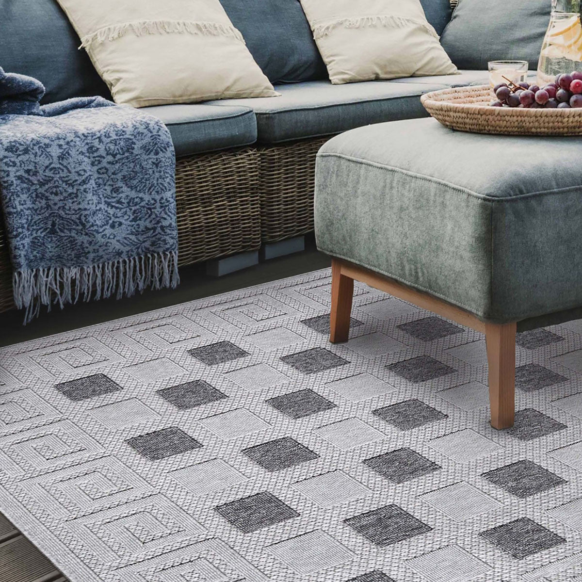 7' X 9' Grey Geometric Stain Resistant Non Skid Indoor Outdoor Area Rug