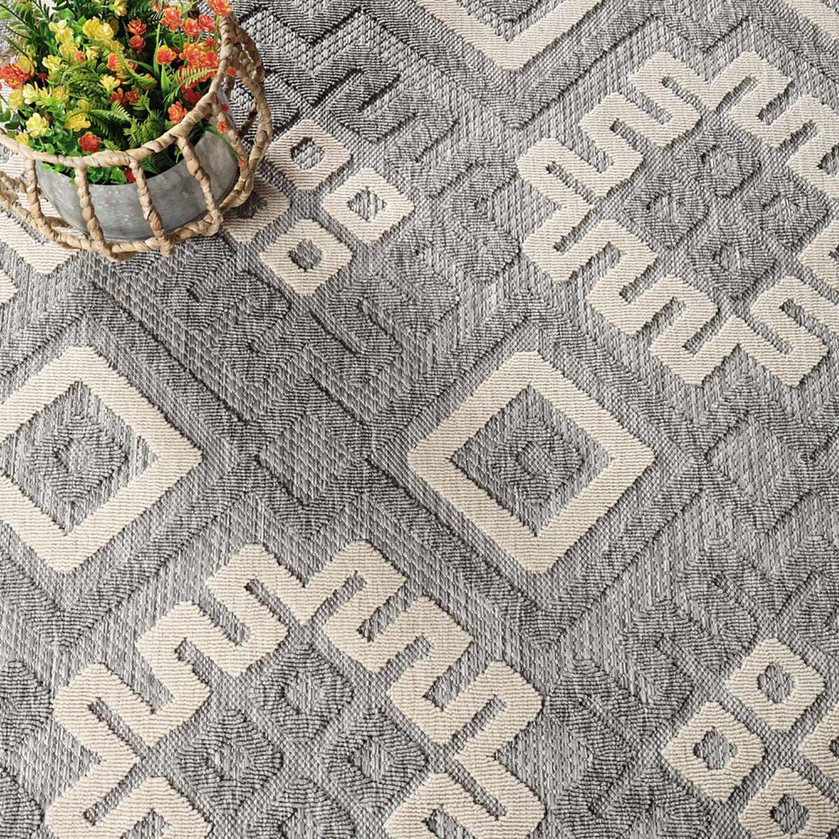 5' X 7' Grey Geometric Stain Resistant Non Skid Indoor Outdoor Area Rug