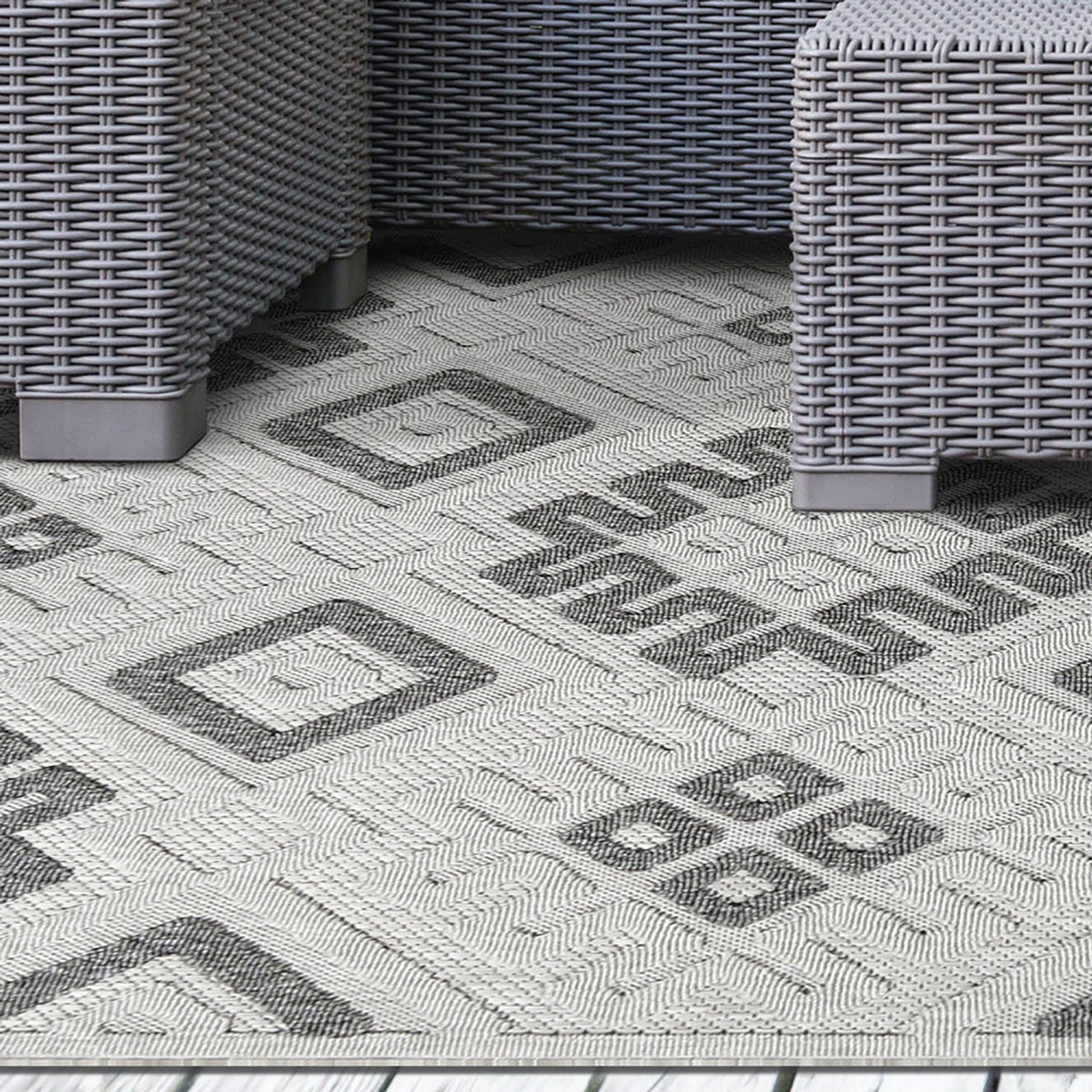 5' X 7' Slate Geometric Stain Resistant Non Skid Indoor Outdoor Area Rug