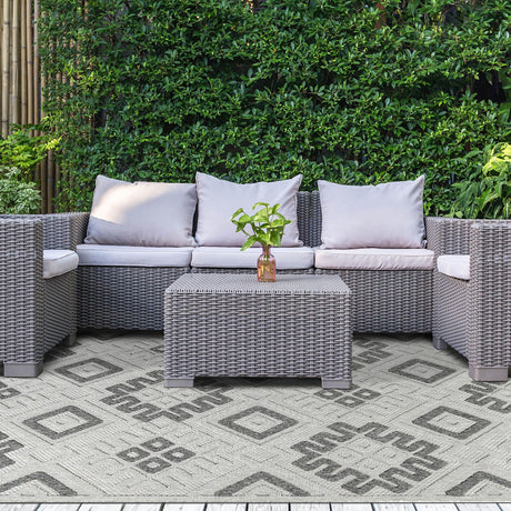 7' X 9' Slate Geometric Stain Resistant Non Skid Indoor Outdoor Area Rug