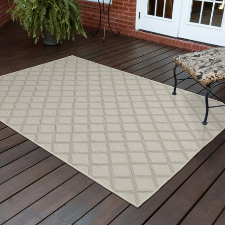 5' X 7' Gray and Ivory Geometric Stain Resistant Indoor Outdoor Area Rug