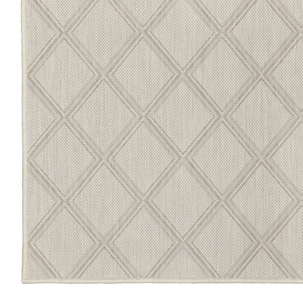 5' X 7' Gray and Ivory Geometric Stain Resistant Indoor Outdoor Area Rug