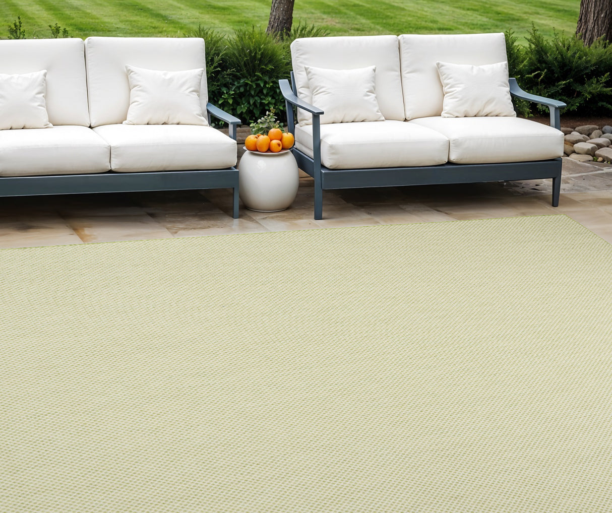 9' X 12' Green and Ivory Indoor Outdoor Area Rug