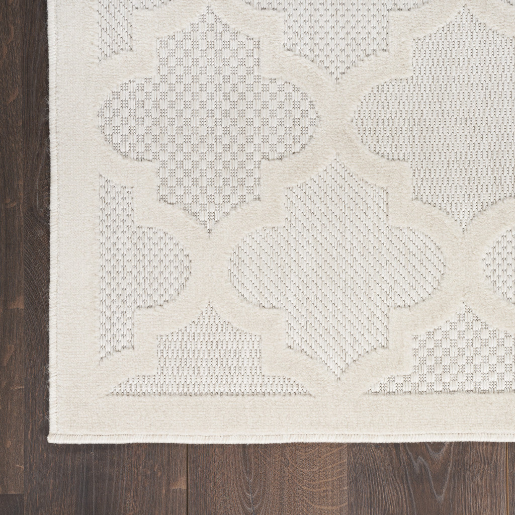 7' X 10' Ivory and White Indoor Outdoor Area Rug