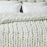 Yanis Chunky Knit Throw