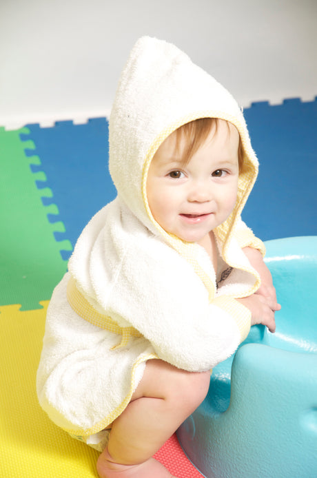 Unisex Newborn Baby 3 Pc Layette Set (Gown, Robe, Hooded Towel)