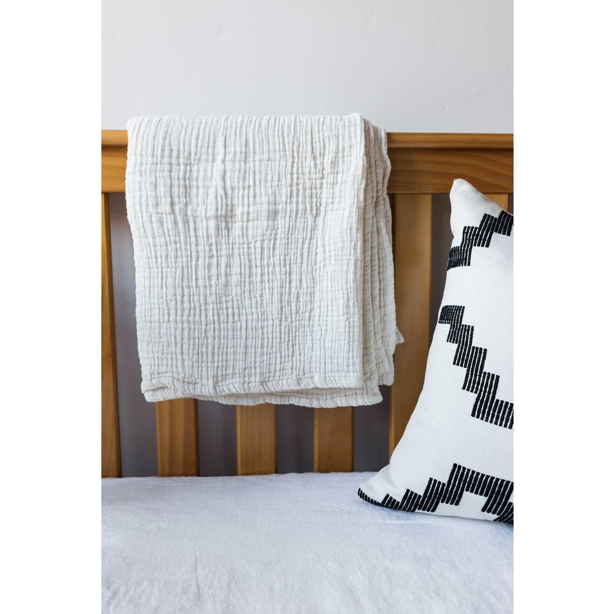 Crinkle Cotton Baby Blanket by POKOLOKO